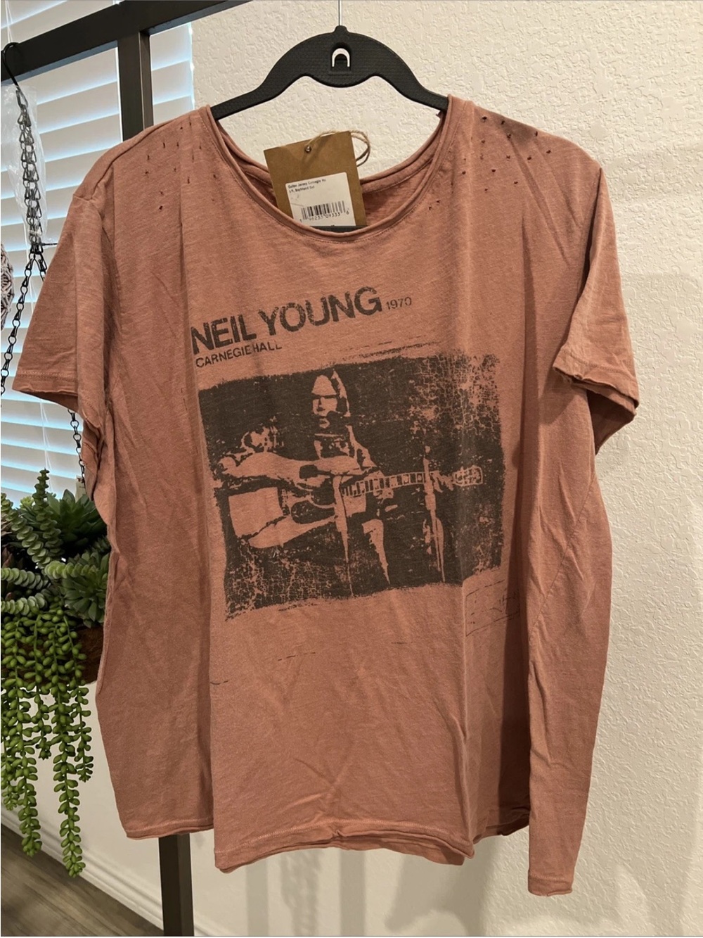 Magnolia Pearl Neil young Carnegiehall tee